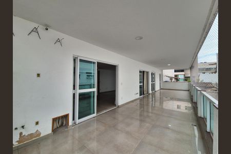 Apartamento à venda com 140m², 2 quartos e 2 vagasVaranda