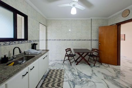 Apartamento para alugar com 108m², 2 quartos e 2 vagasCozinha