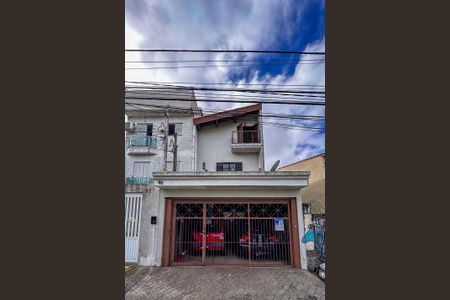 Casa à venda com 189m², 3 quartos e 2 vagas Casa à venda com 189m², 3 quartos e 2 vagasFachada