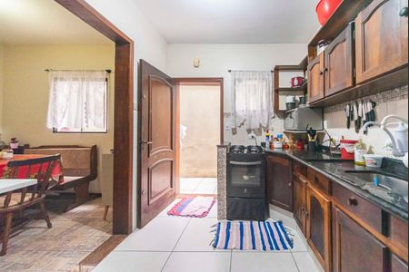 Casa à venda com 189m², 3 quartos e 2 vagas Casa à venda com 189m², 3 quartos e 2 vagasCozinha