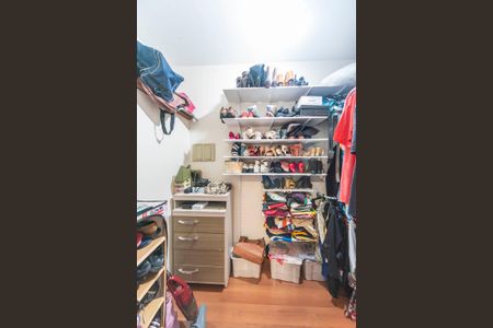 Casa à venda com 189m², 3 quartos e 2 vagas Casa à venda com 189m², 3 quartos e 2 vagasCloset do Quarto 3