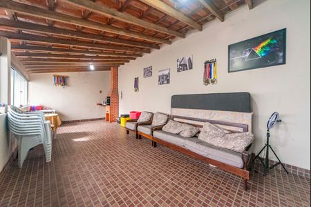 Casa à venda com 189m², 3 quartos e 2 vagas Casa à venda com 189m², 3 quartos e 2 vagasSalão Gourmet