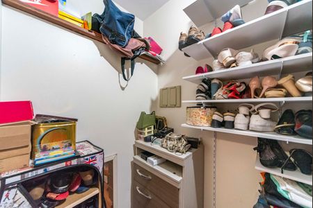 Casa à venda com 189m², 3 quartos e 2 vagas Casa à venda com 189m², 3 quartos e 2 vagasCloset do Quarto 3