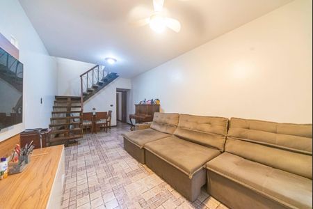 Casa à venda com 189m², 3 quartos e 2 vagas Casa à venda com 189m², 3 quartos e 2 vagasSala