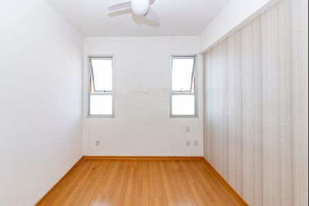 Apartamento à venda com 162m², 3 quartos e 4 vagas Apartamento à venda com 162m², 3 quartos e 4 vagasSuíte