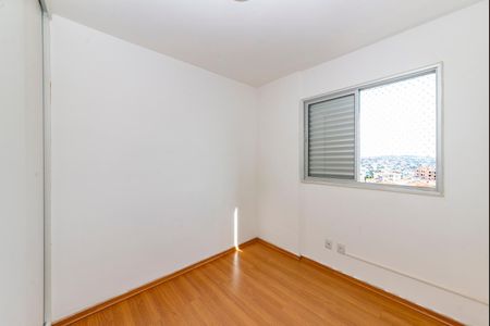 Apartamento à venda com 162m², 3 quartos e 4 vagas Apartamento à venda com 162m², 3 quartos e 4 vagasQuarto 2