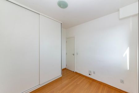 Apartamento à venda com 162m², 3 quartos e 4 vagas Apartamento à venda com 162m², 3 quartos e 4 vagasQuarto 2