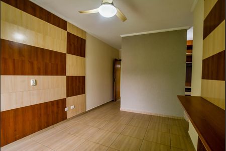 Casa à venda com 250m², 3 quartos e 3 vagas Casa à venda com 250m², 3 quartos e 3 vagasSuíte master