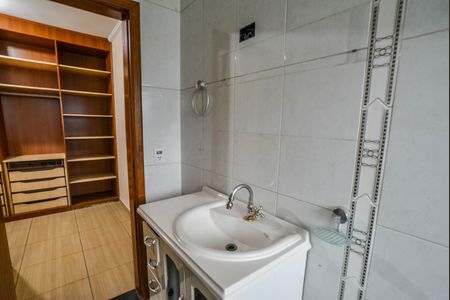 Casa à venda com 250m², 3 quartos e 3 vagas Casa à venda com 250m², 3 quartos e 3 vagasBanheiro da Suíte master