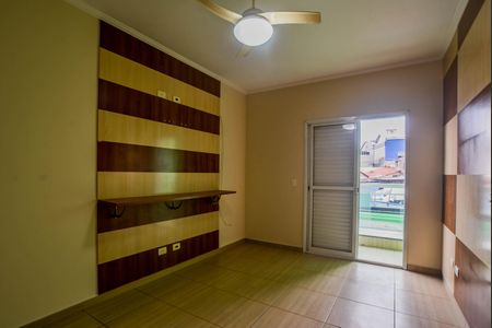 Casa à venda com 250m², 3 quartos e 3 vagas Casa à venda com 250m², 3 quartos e 3 vagasSuíte master