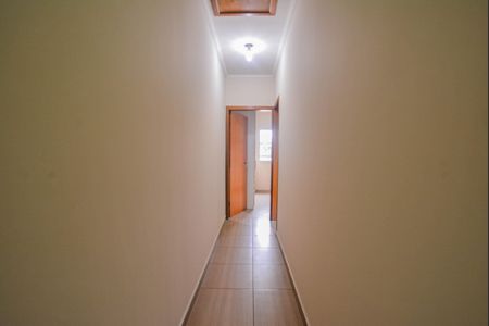 Casa à venda com 250m², 3 quartos e 3 vagas Casa à venda com 250m², 3 quartos e 3 vagasCorredor