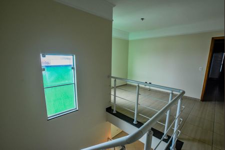 Casa à venda com 250m², 3 quartos e 3 vagas Casa à venda com 250m², 3 quartos e 3 vagasEscada