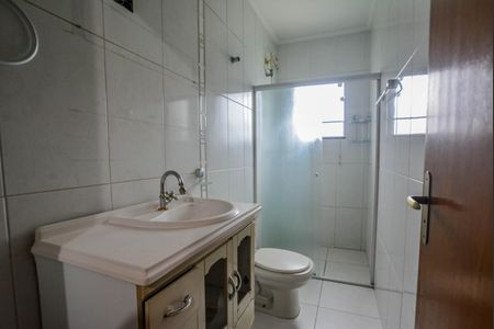 Casa à venda com 250m², 3 quartos e 3 vagas Casa à venda com 250m², 3 quartos e 3 vagasBanheiro da Suíte master