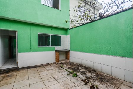Casa à venda com 250m², 3 quartos e 3 vagas Casa à venda com 250m², 3 quartos e 3 vagasQuintal