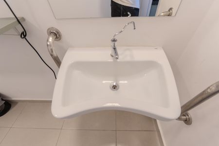 Banheiro de kitnet/studio para alugar com 1 quarto, 37m² em Bela Vista, São Paulo