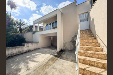 Casa à venda com 119m², 3 quartos e 4 vagasÁrea Externa