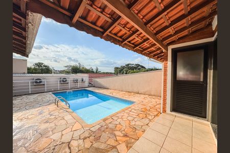 Casa à venda com 119m², 3 quartos e 4 vagasPiscina