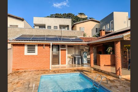 Casa à venda com 119m², 3 quartos e 4 vagasPiscina