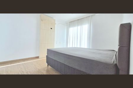 Casa de condomínio para alugar com 350m², 4 quartos e 2 vagasSuíte