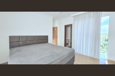 Casa de condomínio para alugar com 350m², 4 quartos e 2 vagasSuíte