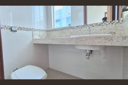 Casa de condomínio para alugar com 350m², 4 quartos e 2 vagasLavabo