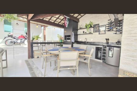 Casa à venda com 170m², 3 quartos e 4 vagas Casa à venda com 170m², 3 quartos e 4 vagasÁrea comum