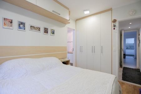 Apartamento à venda com 90m², 3 quartos e 2 vagas Apartamento à venda com 90m², 3 quartos e 2 vagasSuíte