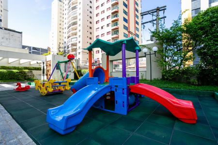 Apartamento à venda com 90m², 3 quartos e 2 vagas Apartamento à venda com 90m², 3 quartos e 2 vagasÁrea comum - Playground