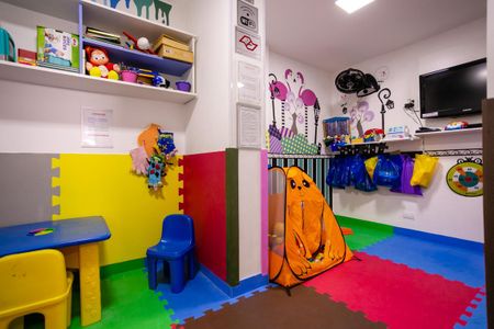 Apartamento à venda com 90m², 3 quartos e 2 vagas Apartamento à venda com 90m², 3 quartos e 2 vagasÁrea comum - Brinquedoteca