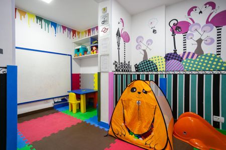 Apartamento à venda com 90m², 3 quartos e 2 vagas Apartamento à venda com 90m², 3 quartos e 2 vagasÁrea comum - Brinquedoteca