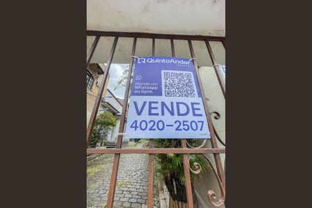 Casa à venda com 120m², 4 quartos e sem vagaPlaquinha