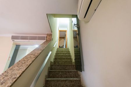 Casa à venda com 120m², 4 quartos e sem vagaEscada