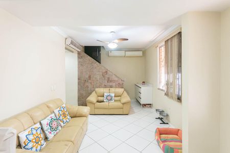 Casa à venda com 120m², 4 quartos e sem vagaSala