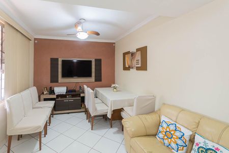 Casa à venda com 120m², 4 quartos e sem vagaSala