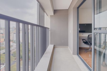 Studio para alugar com 24m², 1 quarto e sem vaga Studio para alugar com 24m², 1 quarto e sem vagaVaranda