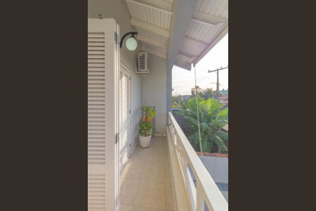 Casa à venda com 200m², 3 quartos e 3 vagas Casa à venda com 200m², 3 quartos e 3 vagasSacada da Suíte 2