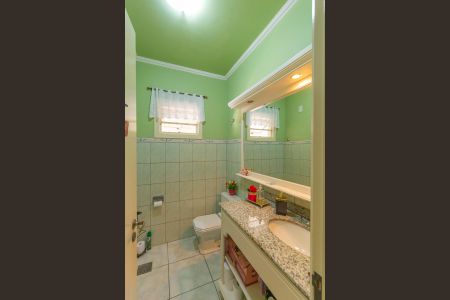 Casa à venda com 200m², 3 quartos e 3 vagas Casa à venda com 200m², 3 quartos e 3 vagasBanheiro Social