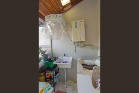 Casa à venda com 200m², 3 quartos e 3 vagas Casa à venda com 200m², 3 quartos e 3 vagasÁrea de Serviço