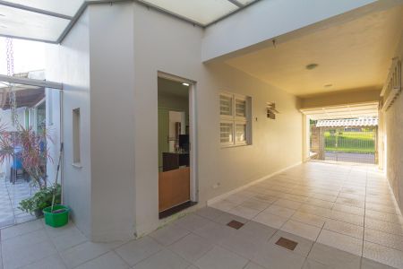 Casa à venda com 200m², 3 quartos e 3 vagas Casa à venda com 200m², 3 quartos e 3 vagasVaranda/garagem