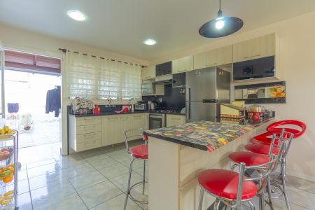 Casa à venda com 200m², 3 quartos e 3 vagas Casa à venda com 200m², 3 quartos e 3 vagasCozinha