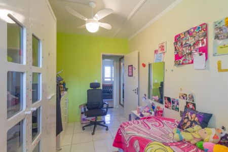 Casa à venda com 200m², 3 quartos e 3 vagas Casa à venda com 200m², 3 quartos e 3 vagasQuarto 2