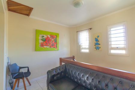 Casa à venda com 200m², 3 quartos e 3 vagas Casa à venda com 200m², 3 quartos e 3 vagasCorredor