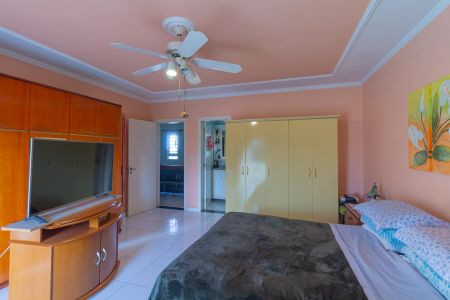 Casa à venda com 200m², 3 quartos e 3 vagas Casa à venda com 200m², 3 quartos e 3 vagasSuíte