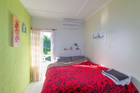 Casa à venda com 200m², 3 quartos e 3 vagas Casa à venda com 200m², 3 quartos e 3 vagasQuarto 1