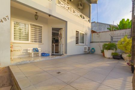 Casa à venda com 200m², 3 quartos e 3 vagas Casa à venda com 200m², 3 quartos e 3 vagasÁrea externa/Entrada