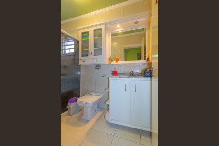 Casa à venda com 200m², 3 quartos e 3 vagas Casa à venda com 200m², 3 quartos e 3 vagasBanheiro Social