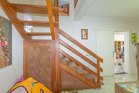 Casa à venda com 200m², 3 quartos e 3 vagas Casa à venda com 200m², 3 quartos e 3 vagasEscritório