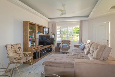 Casa à venda com 200m², 3 quartos e 3 vagas Casa à venda com 200m², 3 quartos e 3 vagasSala