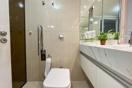 Apartamento à venda com 135m², 3 quartos e 1 vagaBanheiro da Suíte