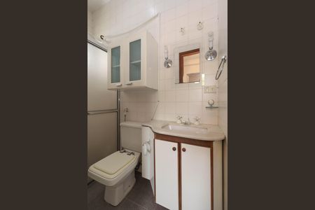 Casa à venda com 340m², 6 quartos e 2 vagasBanheiro da Suíte